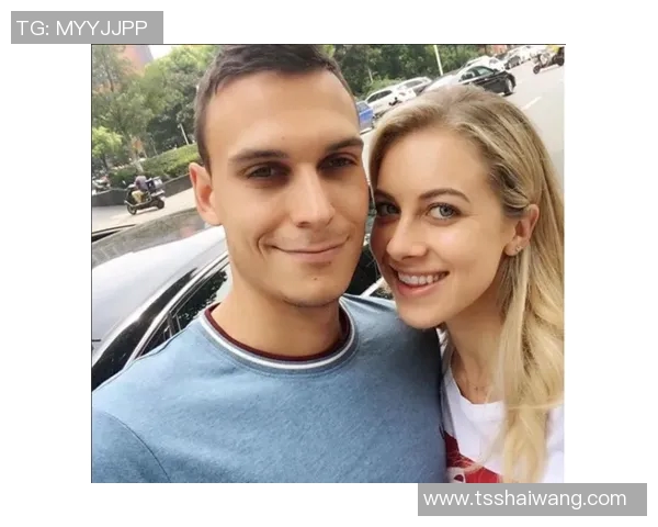 痴情足球明星背后的爱情故事与感人瞬间揭秘