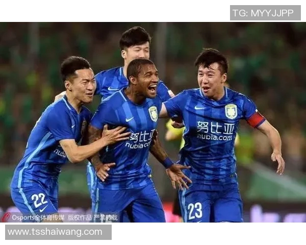 碧眼足球明星的名字盘点与他们的辉煌成就一览